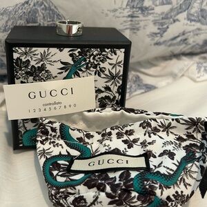Sliver Gucci ring